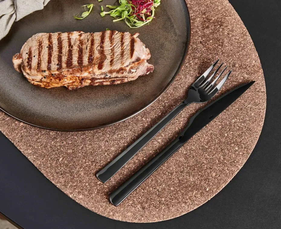 8 Cubiertos de carne Raw, negro