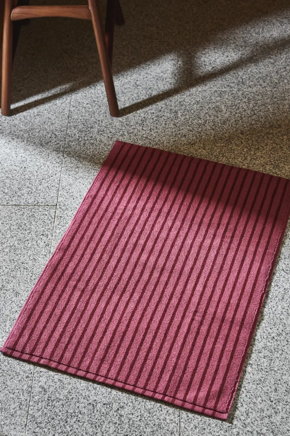 Alfombrilla de baño Drift 50x70cm, Rosa-rojo