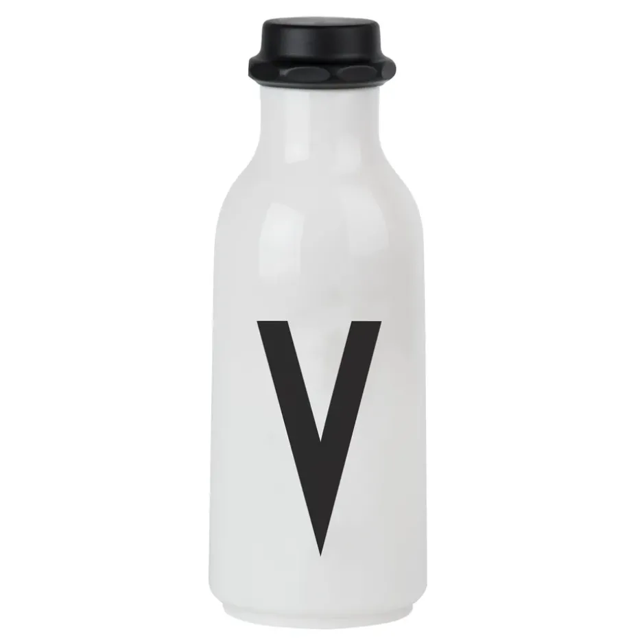 Botella Design Letters, V