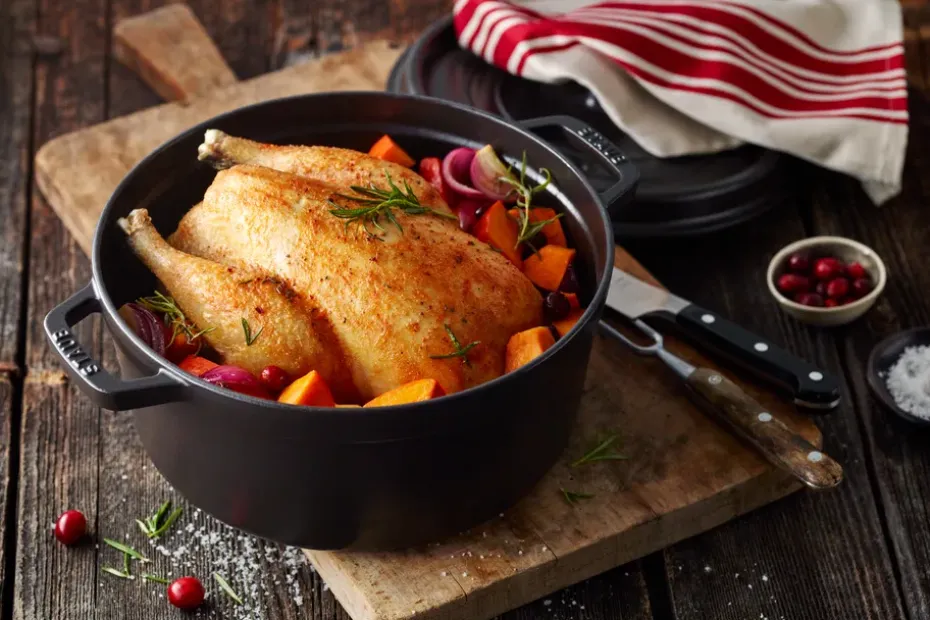 Cacerola de hierro fundido Staub La Cocotte redonda 1,2 L, Negro