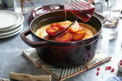Cacerola de hierro fundido Staub La Cocotte redonda 2,6 L, Rojo granadina