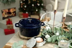 Cacerola de hierro fundido Staub La Cocotte redonda 8,4 L, Azul oscuro