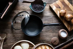 Cacerola sauté de hierro fundido ligero Satake, 20 cm