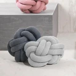 Cojín Knot, gris claro