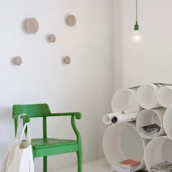 Colgador de pared The Dots, mediano, roble