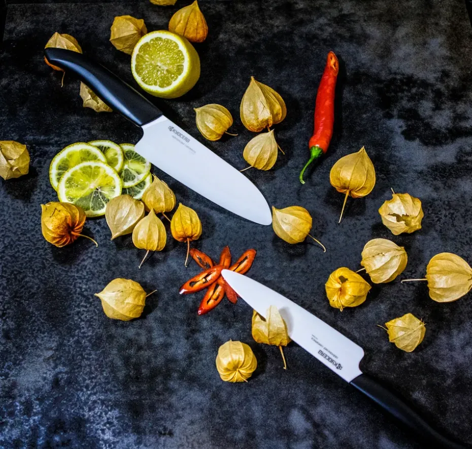 Cuchillo santoku Kyocera FK de cerámica, 14 cm