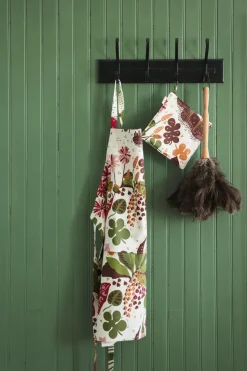 Delantal Ailanthus, Multi