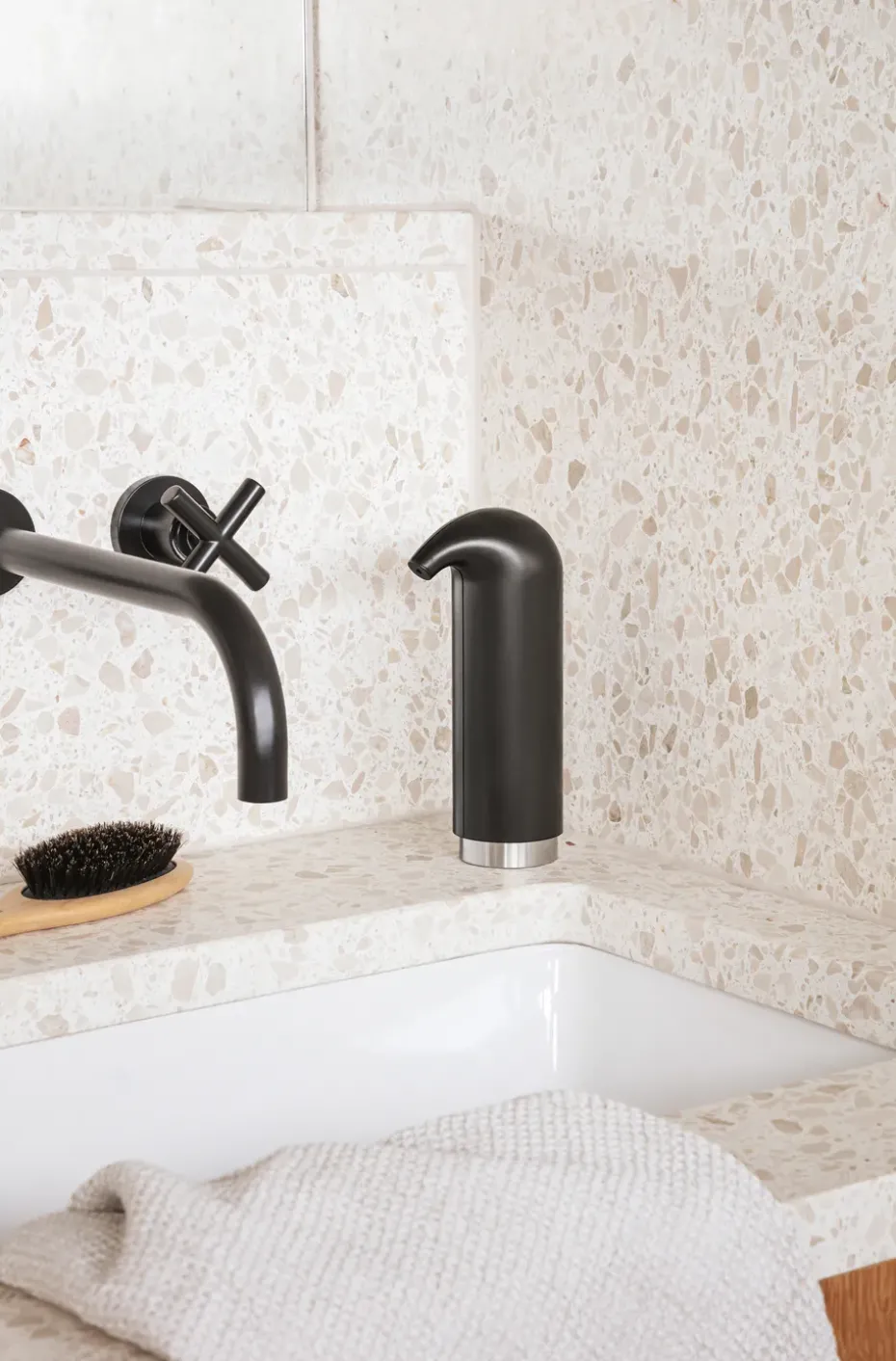 Dispensador de jabón Eva Solo, 18cm blanco, Negro mate