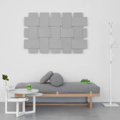 Diván Stay, Tela gris, estructura de roble aceitado blanco