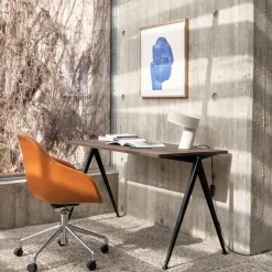 Escritorio Pyramid 01, Oak clear lacquer-140x75cm-estructura de acero negro