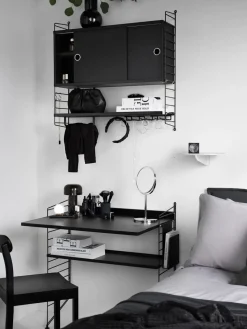 Escritorio String, Fresno teñido de negro, 78x58 cm