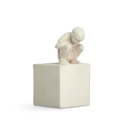 Escultura con mensaje Character, The curious one