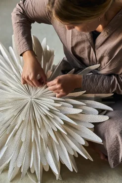 Estrella de Adviento Luna blanco con puntos, 60 cm