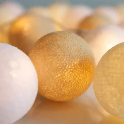 Guirnalda de luces Creamy White, 20 bolas