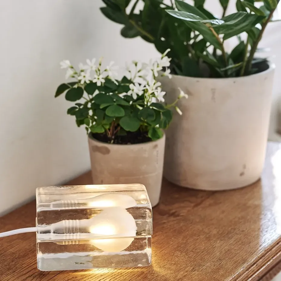 Lámpara de mesa Block Lamp, cable blanco