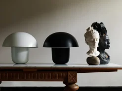 Lámpara de mesa Carl-Johan Ø40 cm, negro