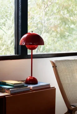 Lámpara de mesa FlowerPot VP3, Vermilion red