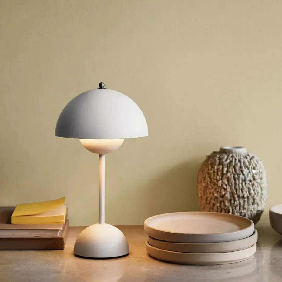 Lámpara de mesa Flowerpot portable VP9, Matt light grey