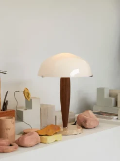 Lámpara de mesa Herman SHY3, nogal y mármol crema, cable textil