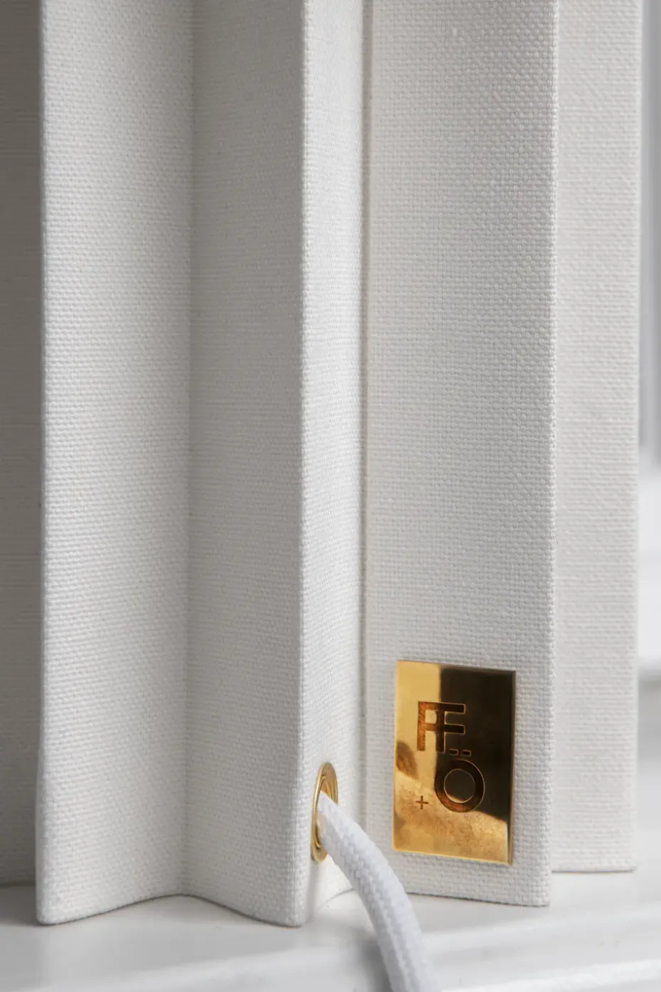 Lámpara de mesa Plissé textil, Blanco
