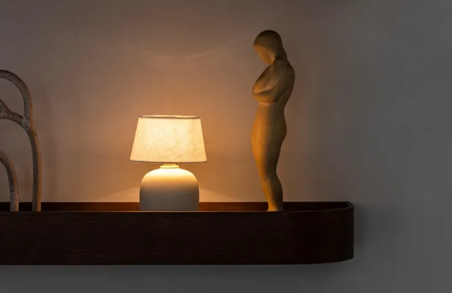 Lámpara de mesa portable Torso, Sand