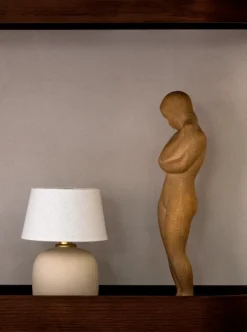 Lámpara de mesa portable Torso, Sand