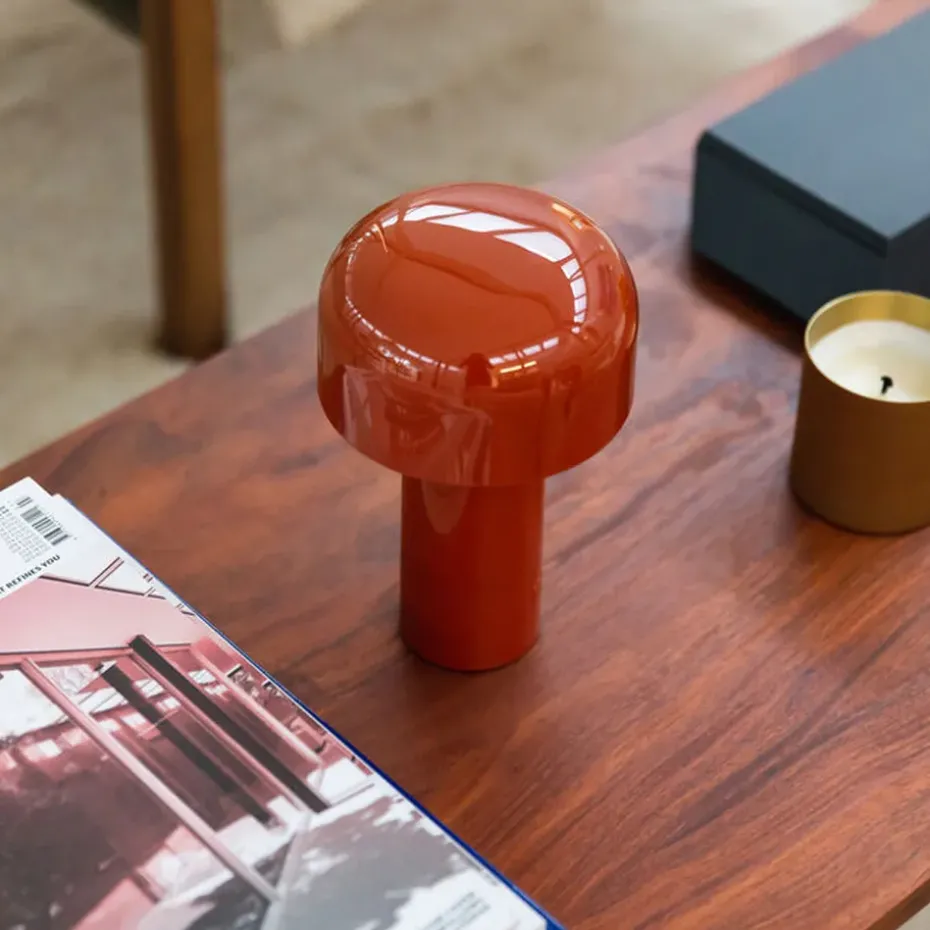 Lámpara de mesa portátil Bellhop, Brick red