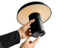 Lámpara de mesa portátil Pao, Soft black