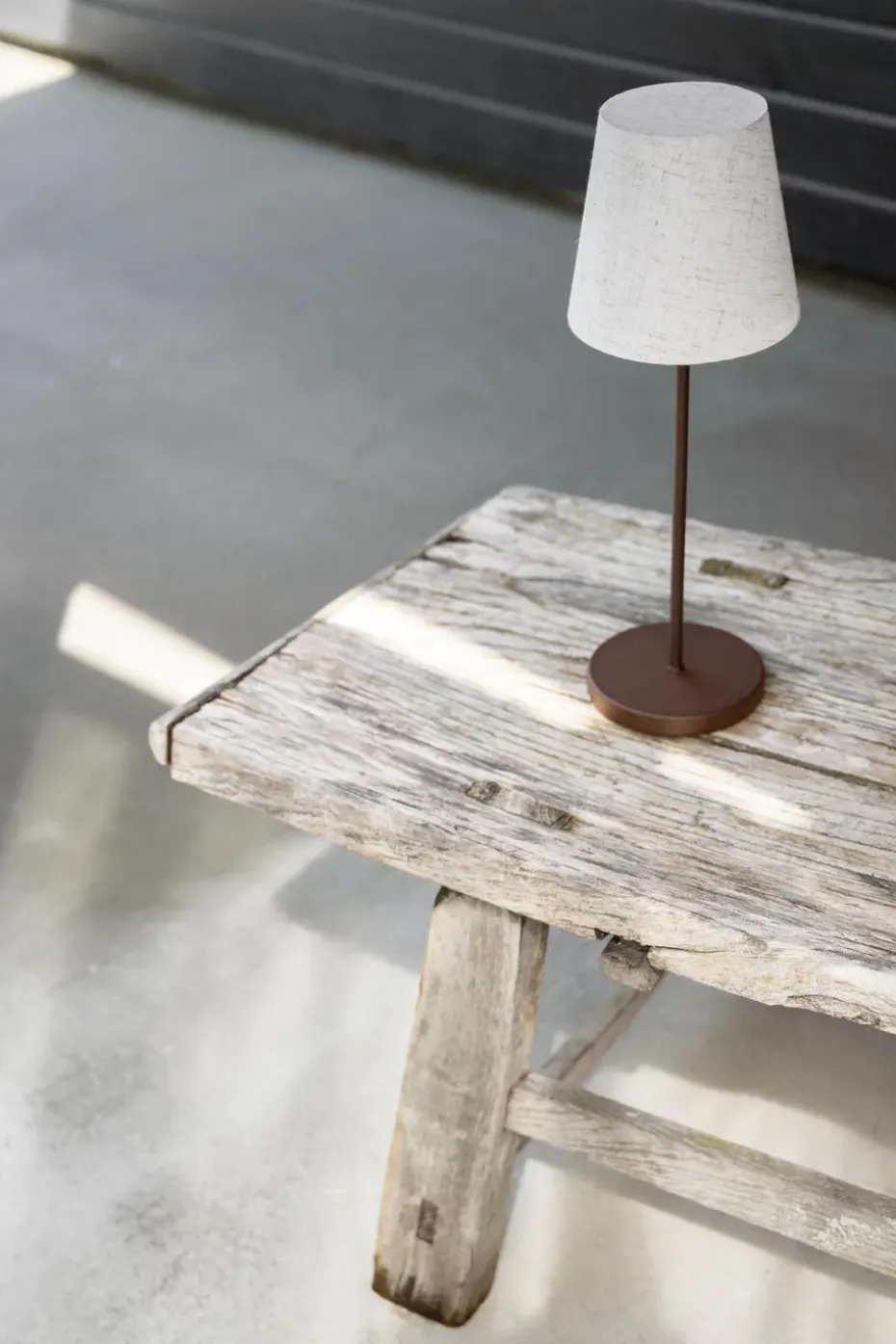 Lámpara de mesa portátil Tyra Ø14 cm, Coffee