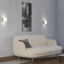 Lámpara de pared Evoke S, Satin brass-vidrio opalino