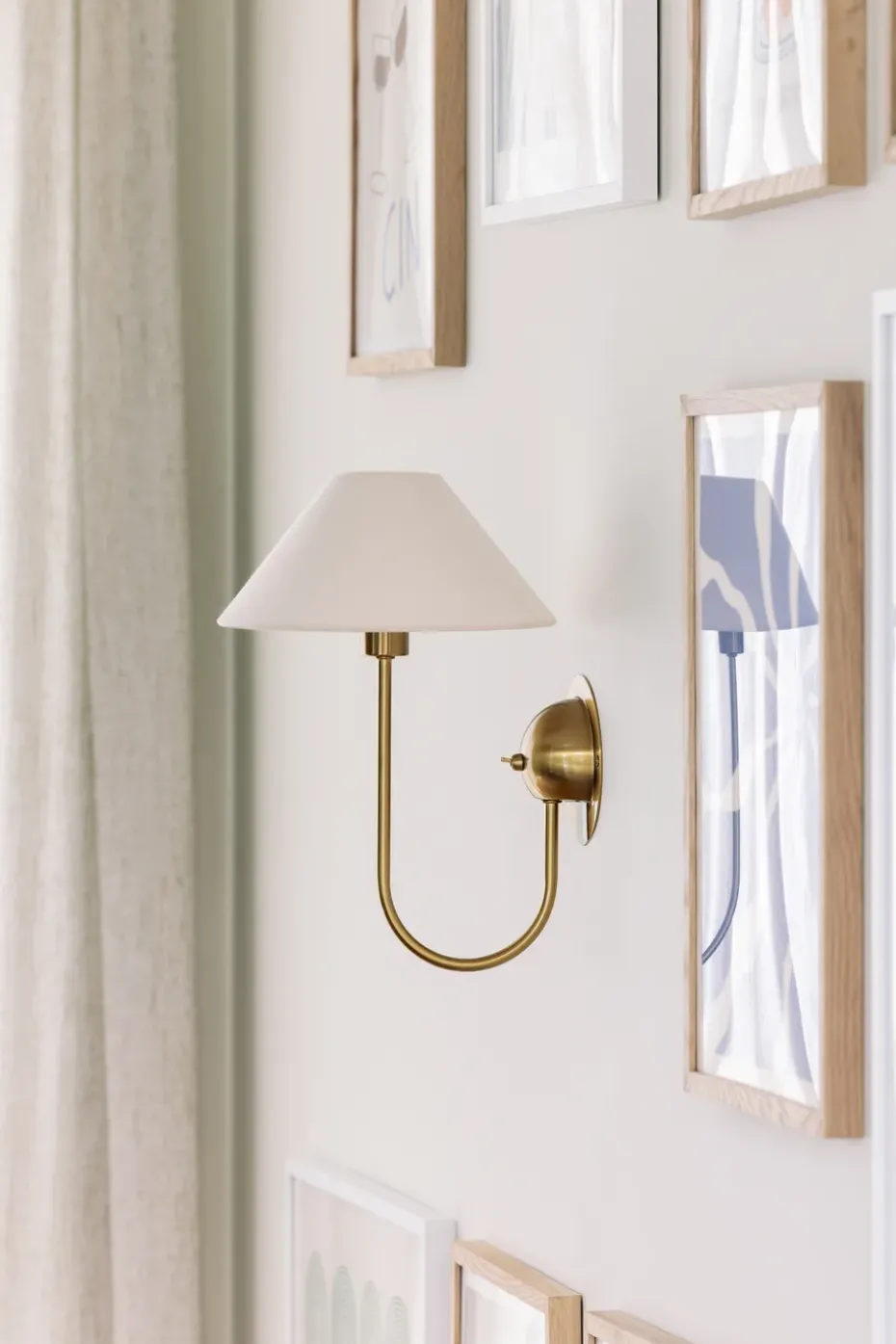 Lámpara de pared Iris, Crema