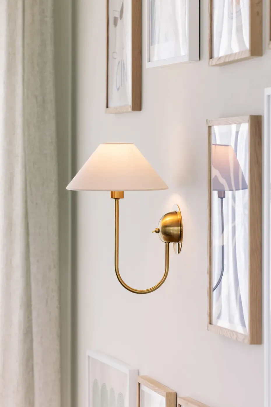 Lámpara de pared Iris, Crema