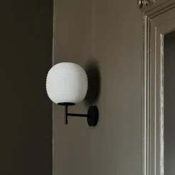 Lámpara de pared Lantern small, Frosted White opal glass