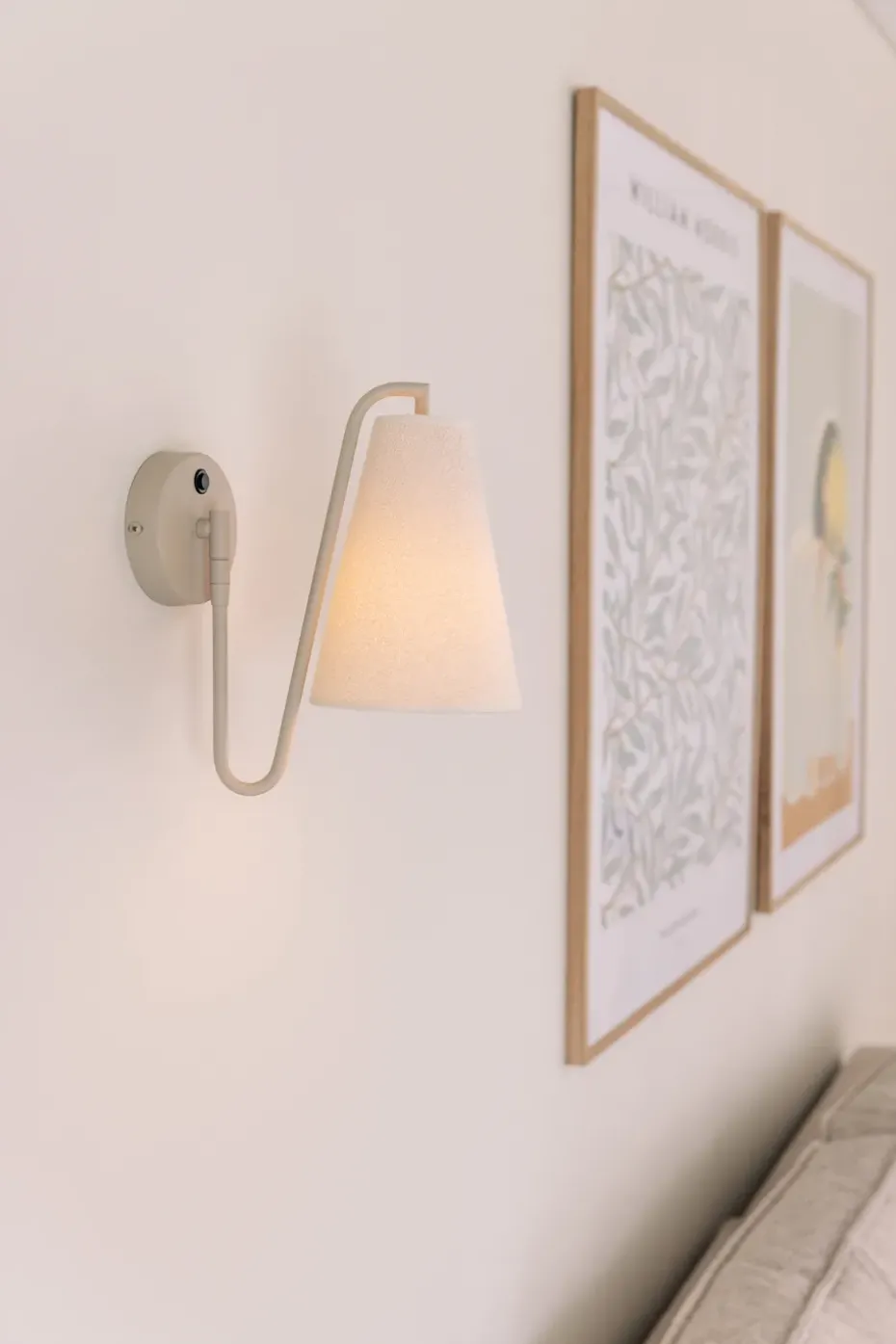 Lámpara de pared Lou, Bouclé blanco-beige