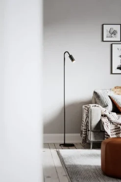 Lámpara de pie Curve 146 cm, Negro mate