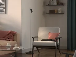 Lámpara de suelo Pipeline, Negro mate