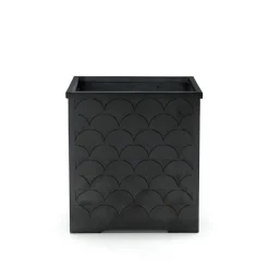 Maceta Relief, Negro