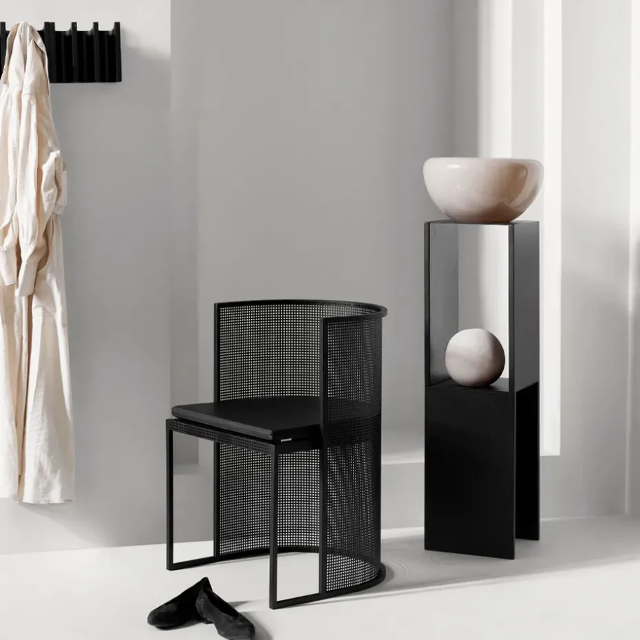Mesa auxiliar Pedestal, Black