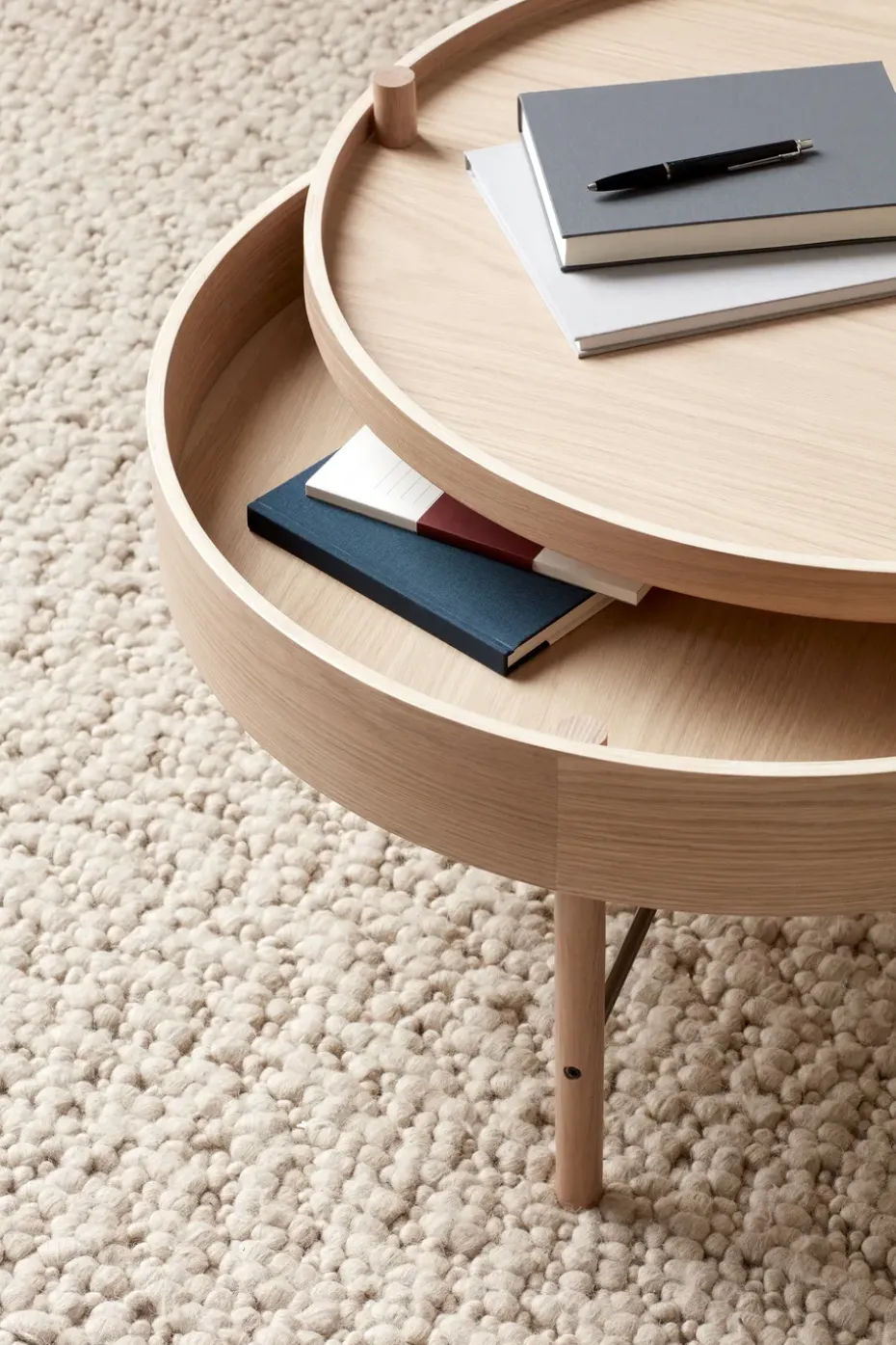 Mesa Turning, roble natural-cromo