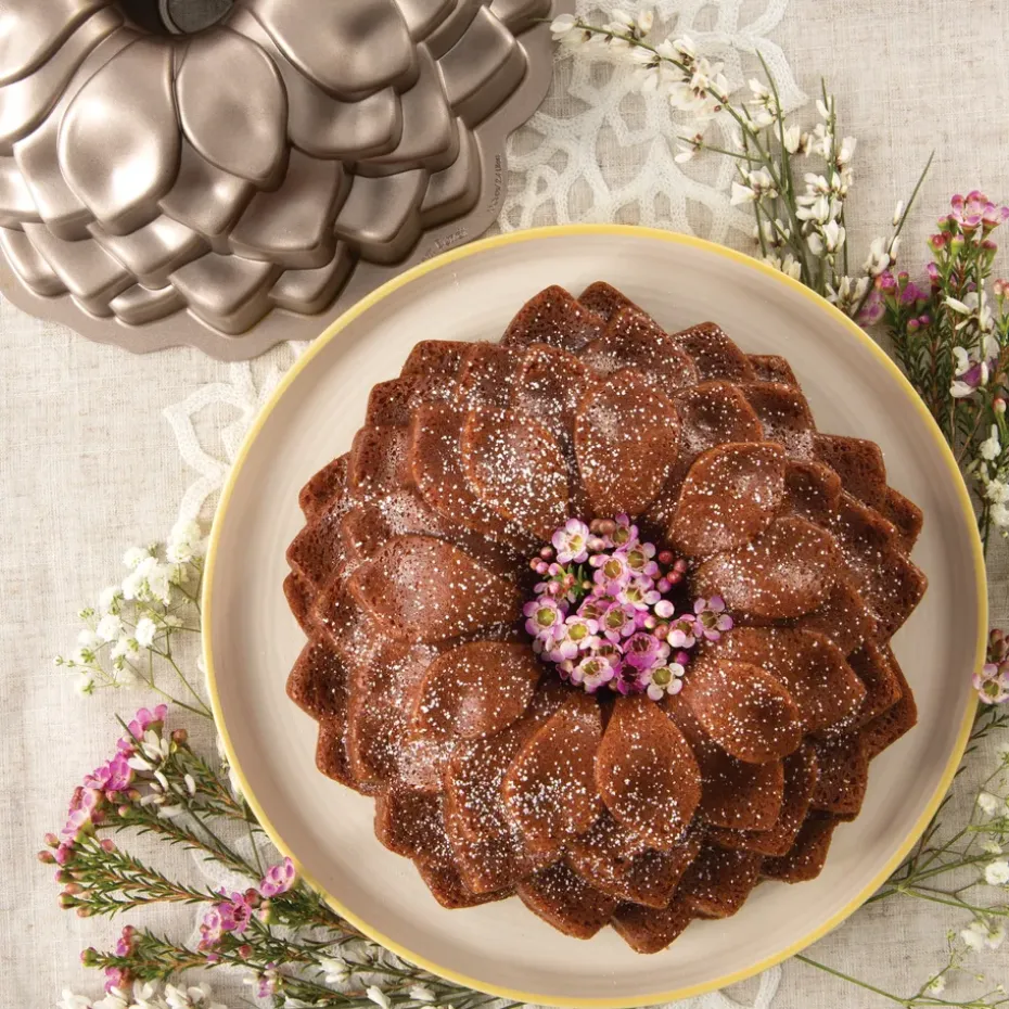 Molde de horno Nordic Ware blossom bundt, 2,4 L