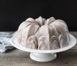 Molde de horno Nordic Ware Fleur De Lis Bundt, 2,4 L