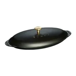 Molde de pescado Staub ovalado en hierro fundido, negro