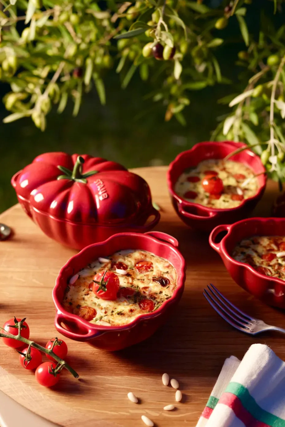 Olla de tomate de gres Staub 0,5 l, rojo