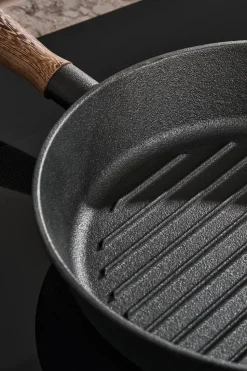 Parrilla de hierro fundido con mango de madera Nordwik, 28 cm