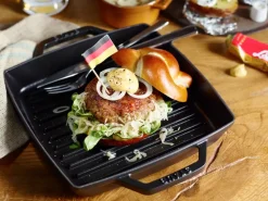 Parrilla de hierro fundido Staub Pure cuadrada negra, 23 cm