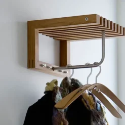 Perchero de pared Cutter mini , Teca