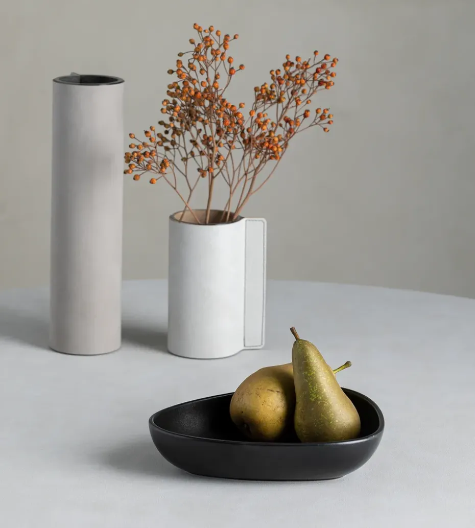 Plato hondo 1 Curve Stoneware 9x22 cm, Black