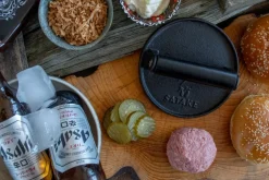 Prensa hamburguesas Satake, Hierro fundido