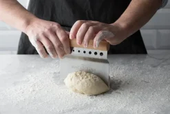 Raspador de masa Innovative 15 cm, Crema-gris