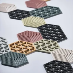 Salvamanteles Triangle, cool grey (gris)